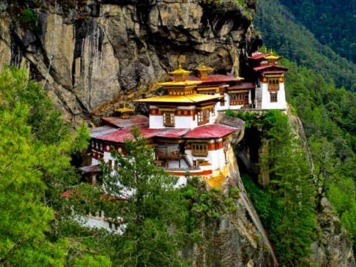 KHÁM PHÁ BHUTAN